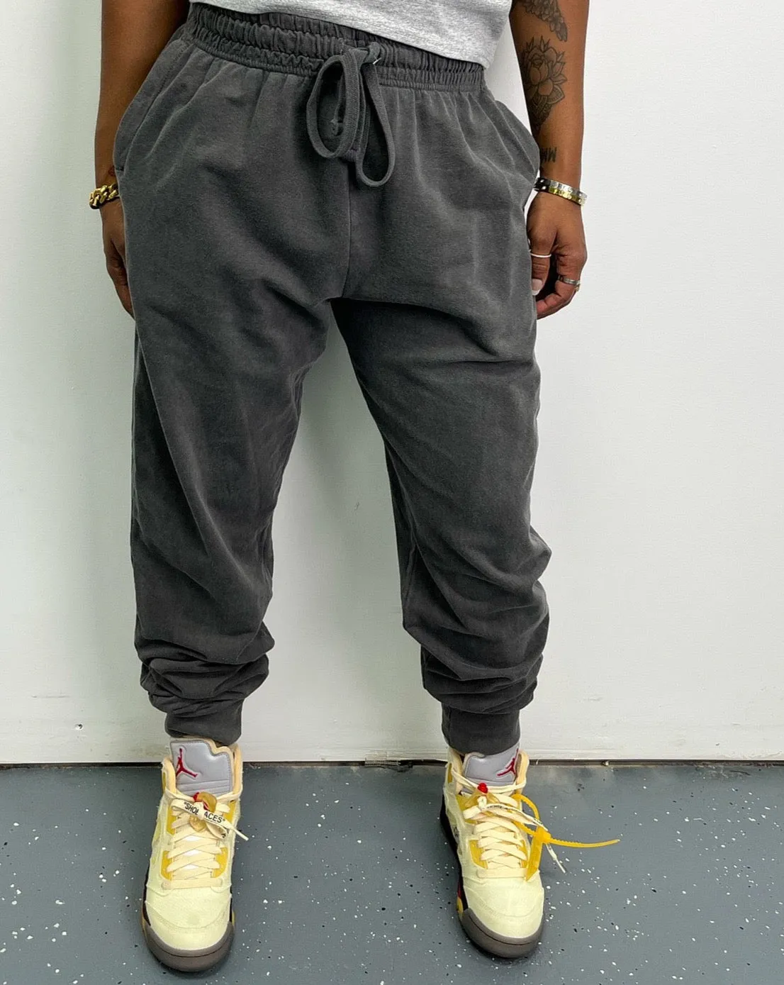 DARK GREY BASIC JOGGERS